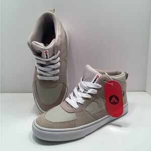Airwalk Boys NEW Hi-Top Sneakers in Beige and Tan.  (A11)
